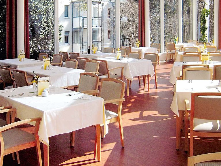 Das einladende Restaurant im Pflegeheim Wien